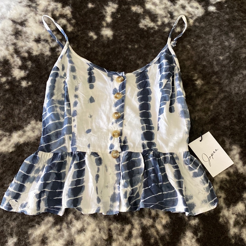 Japna Tie-Dyed Ruffled Cropped Tank with beige buttons